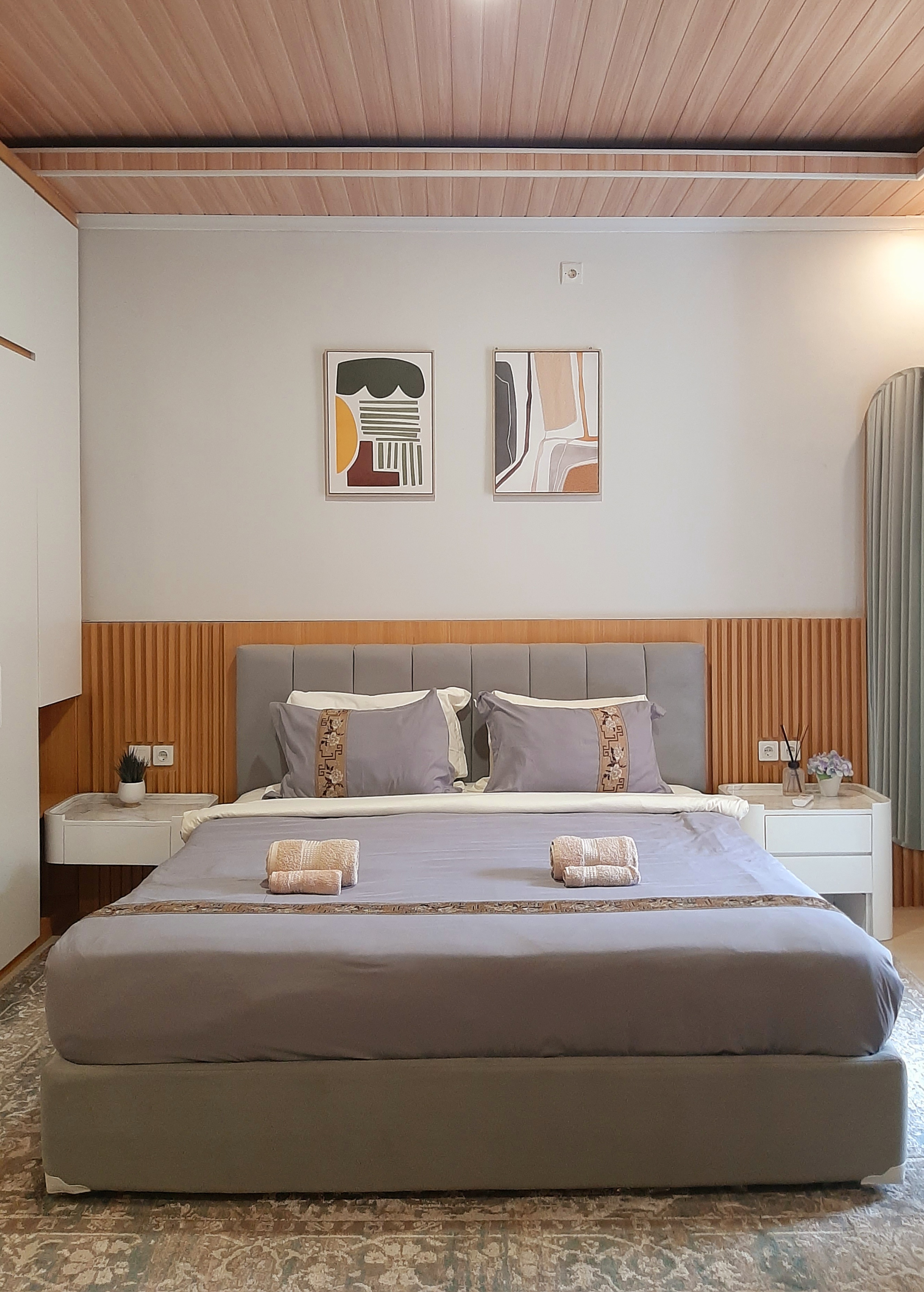 V Star Rooms